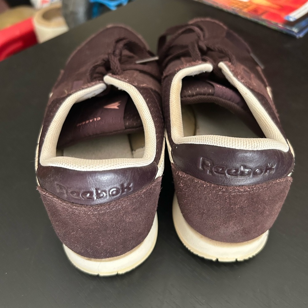 Womens Reebok Classics - Picture 4 of 6